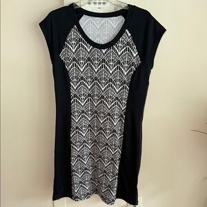 Title nine Black and White Graphic Cap Sleeve  Dress